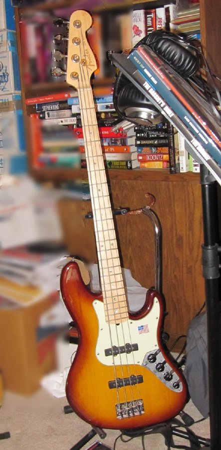 2009 Fender American Deluxe Jazz Bass 2
